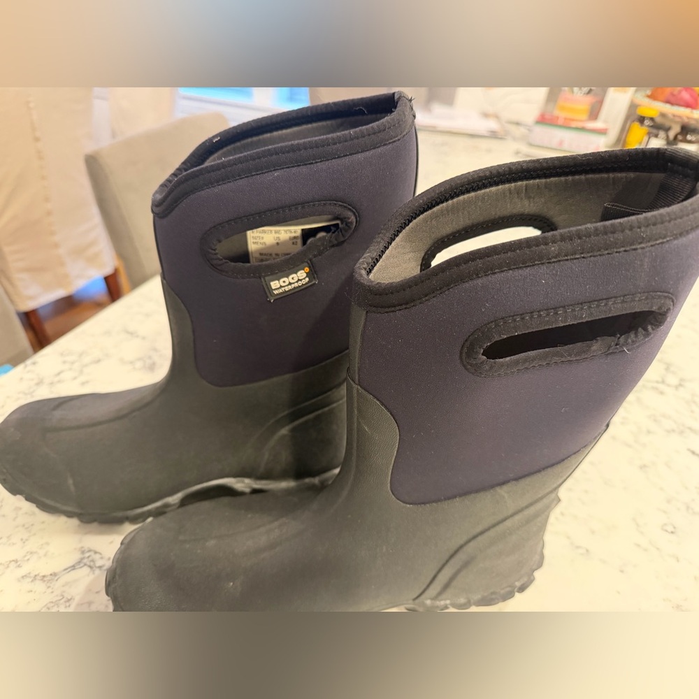 BOGS Black Parker Mid Neoprene Boots